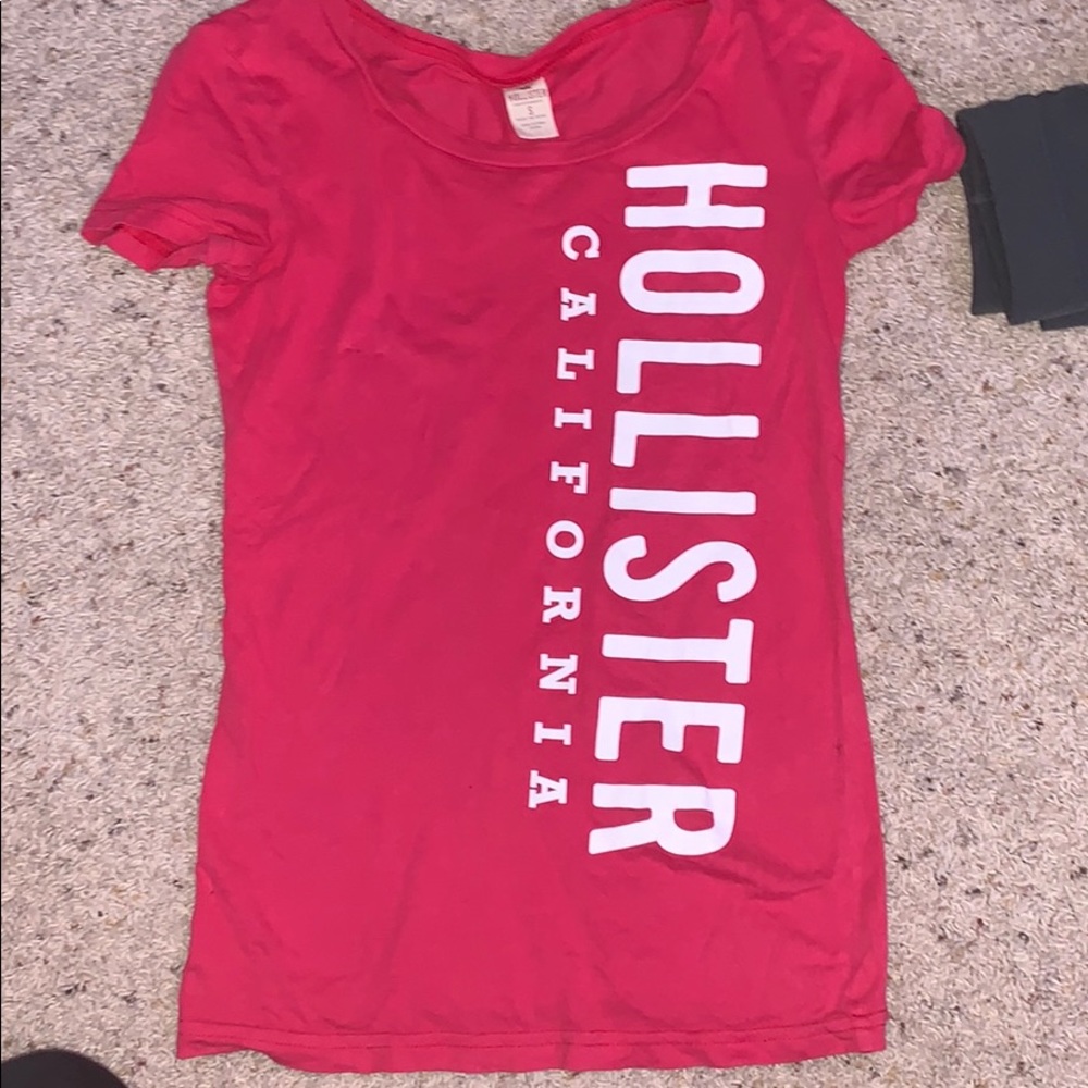 Hollister tee